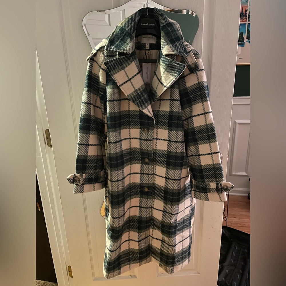 Banana Republic Plaid Coat *NEW WITH TAGS* never worn